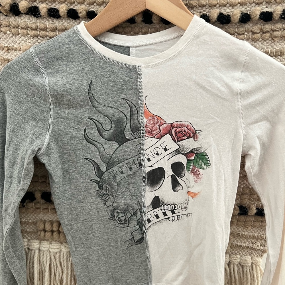 Hollister Gray and White Baby Tee - Picture 2 of 6